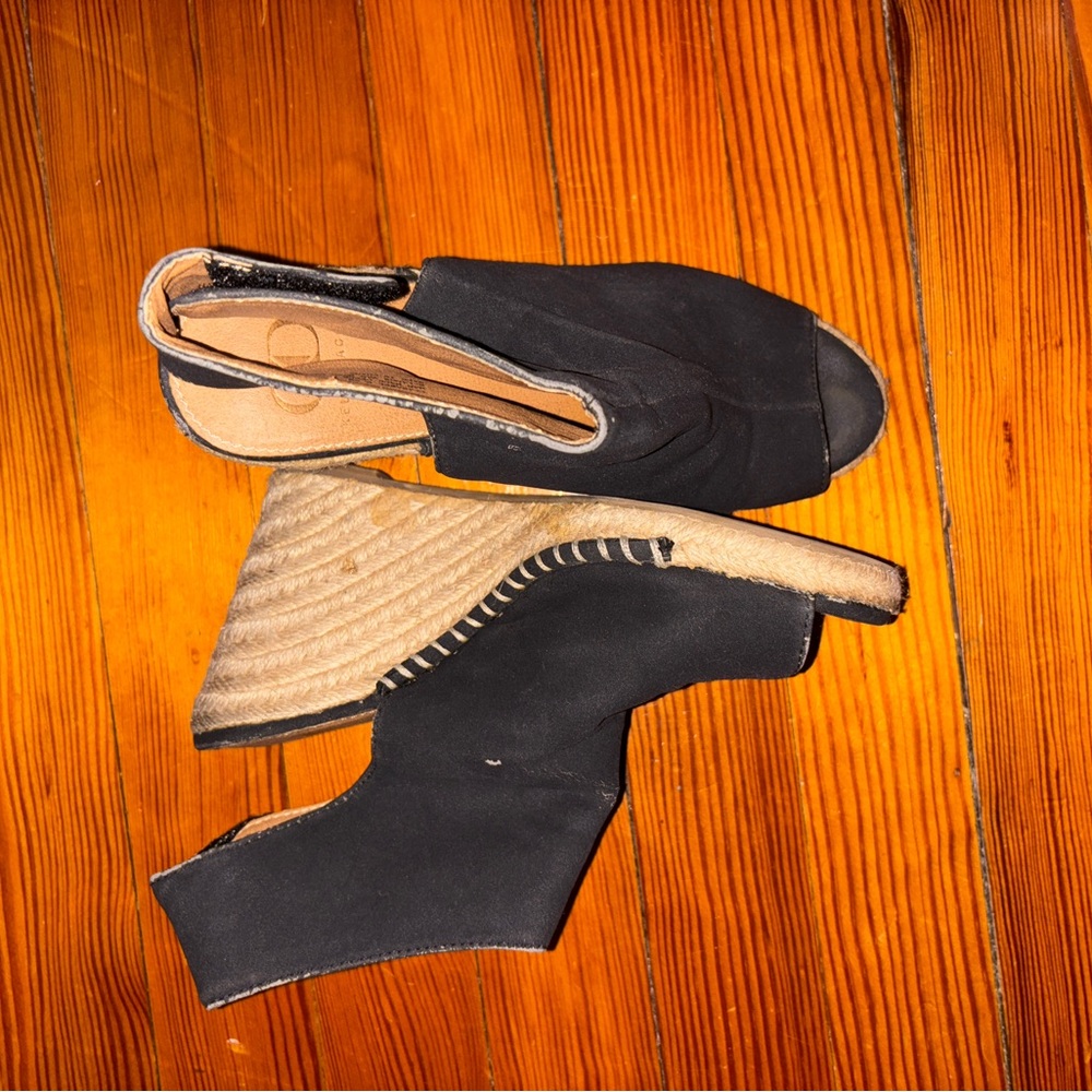 Kelsi Dagger Clarabel Black Peep-Toe Wedges